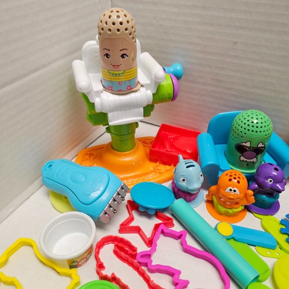 Lot Playdoh Tools Veggie Tales Buzz n Cut Fuzzy  Molding Playset - Picture 11 of 16